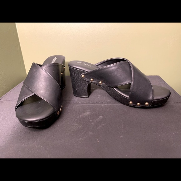 Black Chunky Heels - Picture 4 of 4